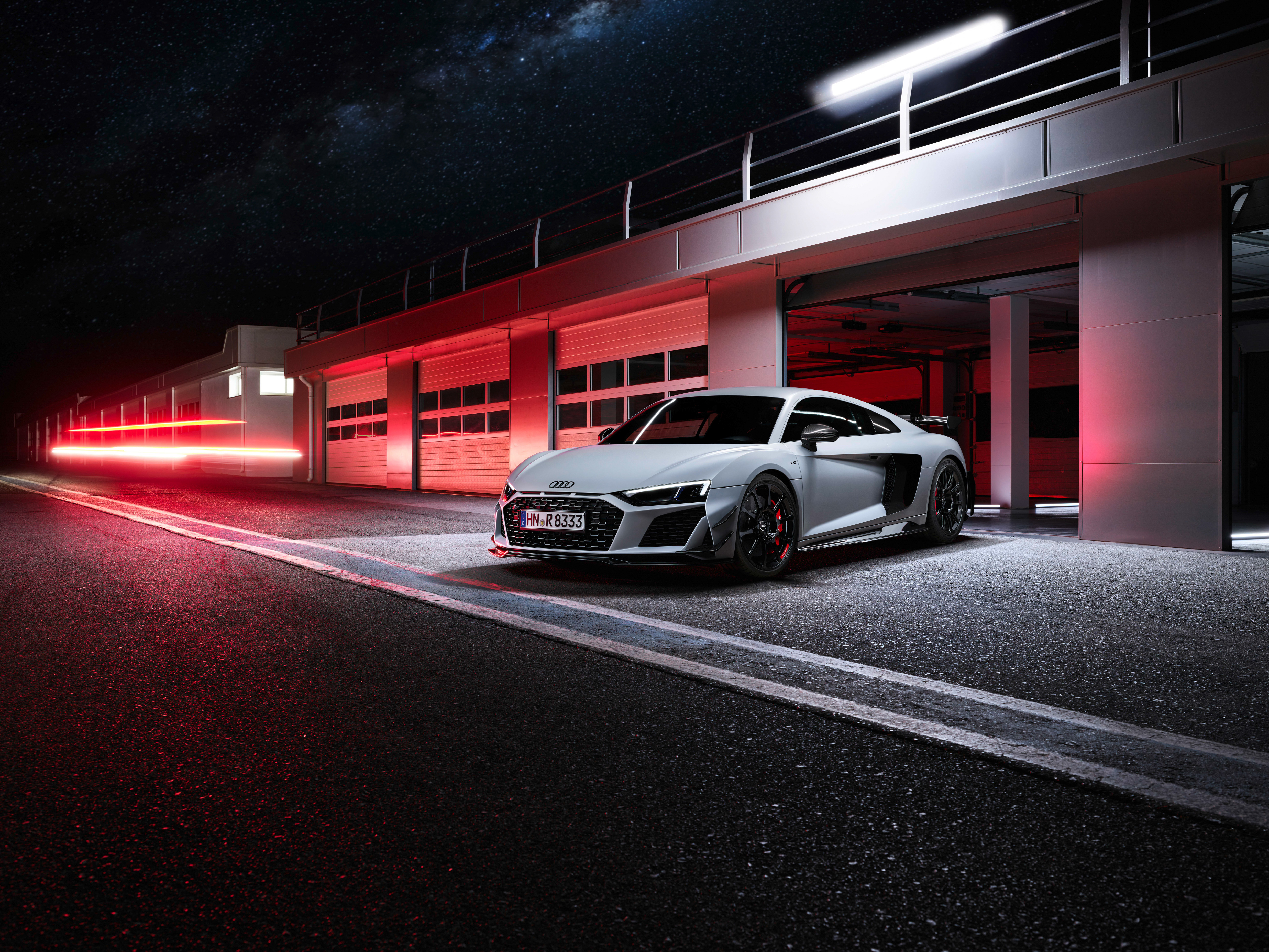 Audi R8 Coupé V10 GT RWD | novinka a poslední verze oblíbeného supersportu | limitovaná edice pouze 333 aut | rozloučení s motorem V10 | final edition | neváhejte a objednejte | AUTOiBUY.com